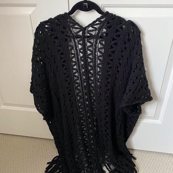 Women’s shawl - Picture 2 of 2